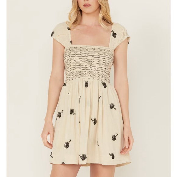 Free People Tory Cream Smocked Mini Dress with Black Floral Embroidery L NWT - Picture 9 of 12